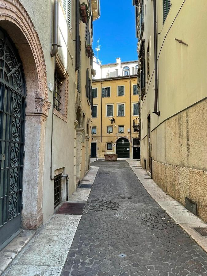 Magnolia Home - Piazza Delle Erbe Verona Esterno foto