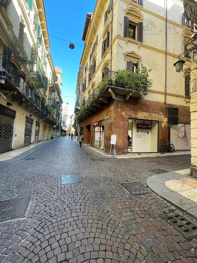 Magnolia Home - Piazza Delle Erbe Verona Esterno foto