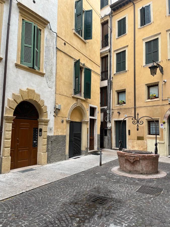 Magnolia Home - Piazza Delle Erbe Verona Esterno foto