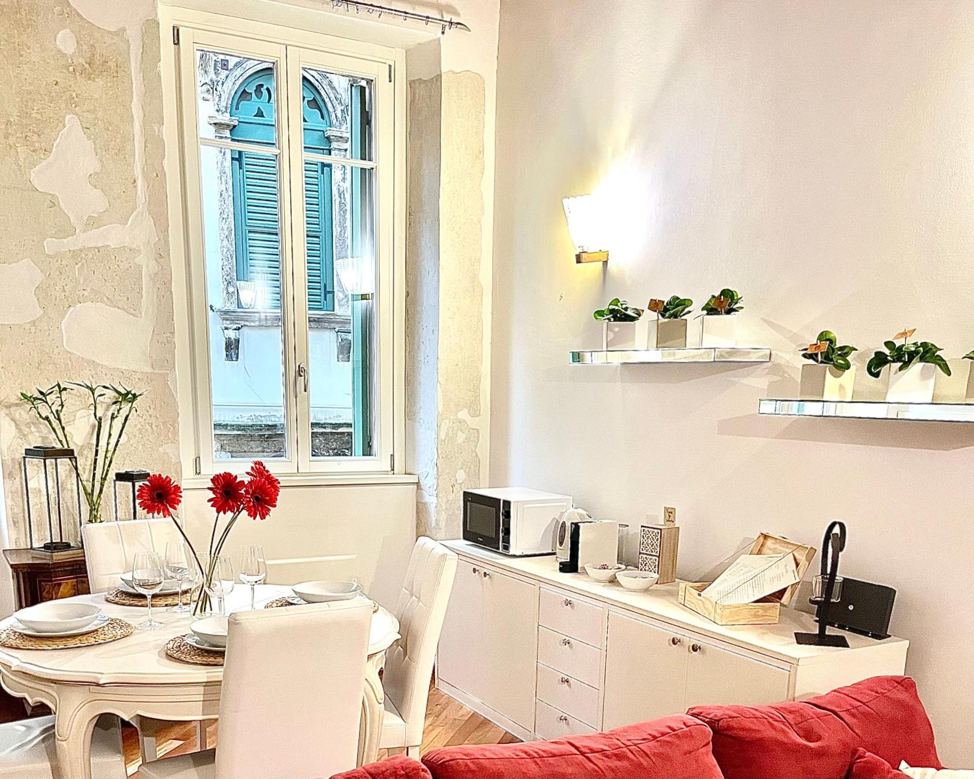 Magnolia Home - Piazza Delle Erbe Verona Esterno foto