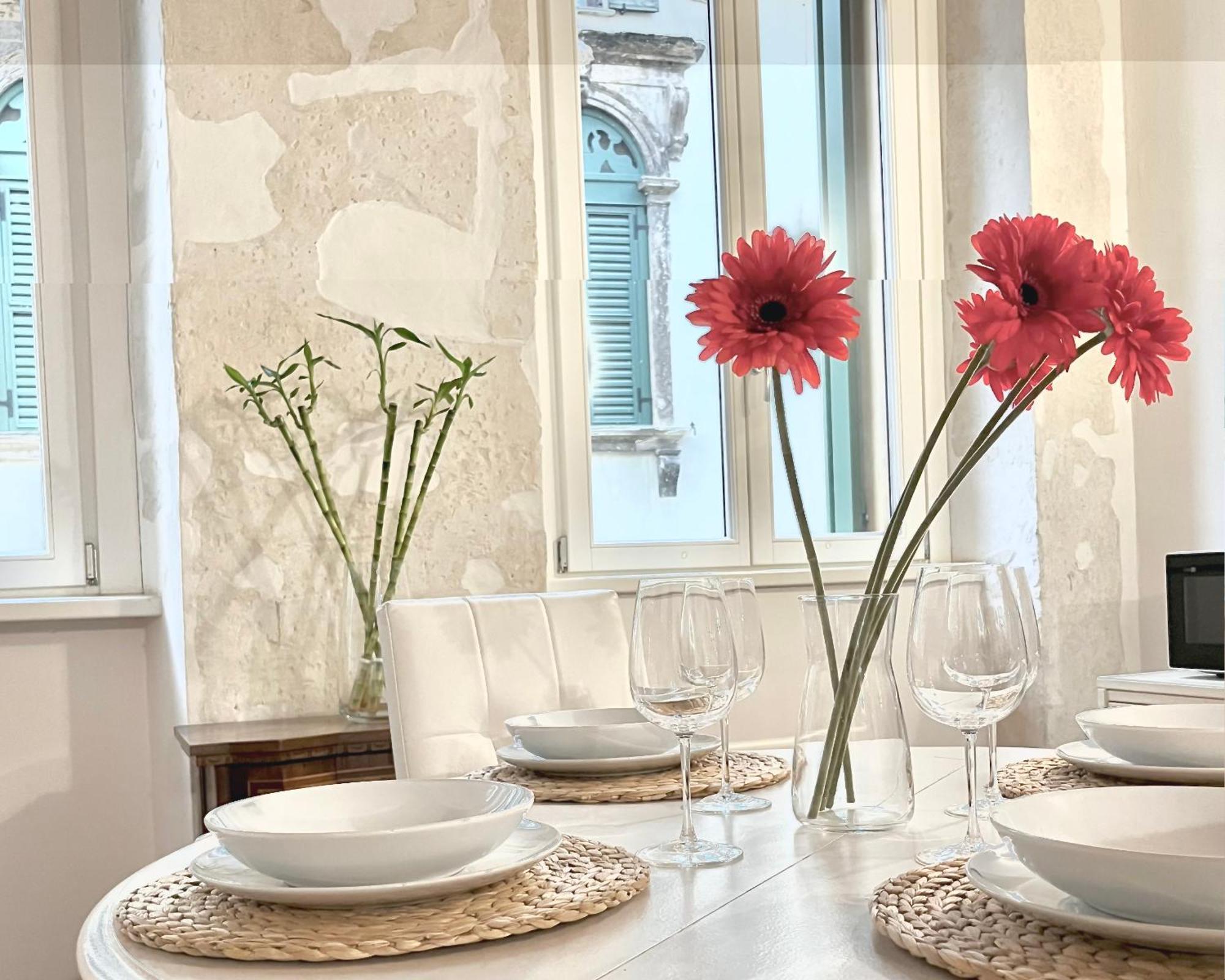 Magnolia Home - Piazza Delle Erbe Verona Esterno foto